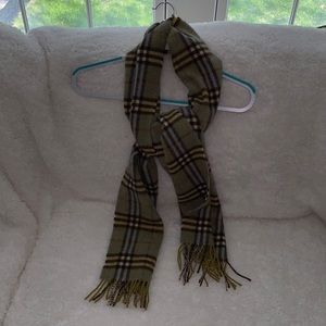 Burberry Unisex Heather Green Lambswool Scarf